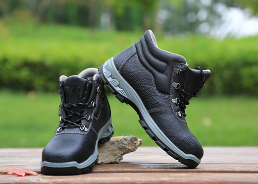 What are the advantages of using multifunctional safety shoes?